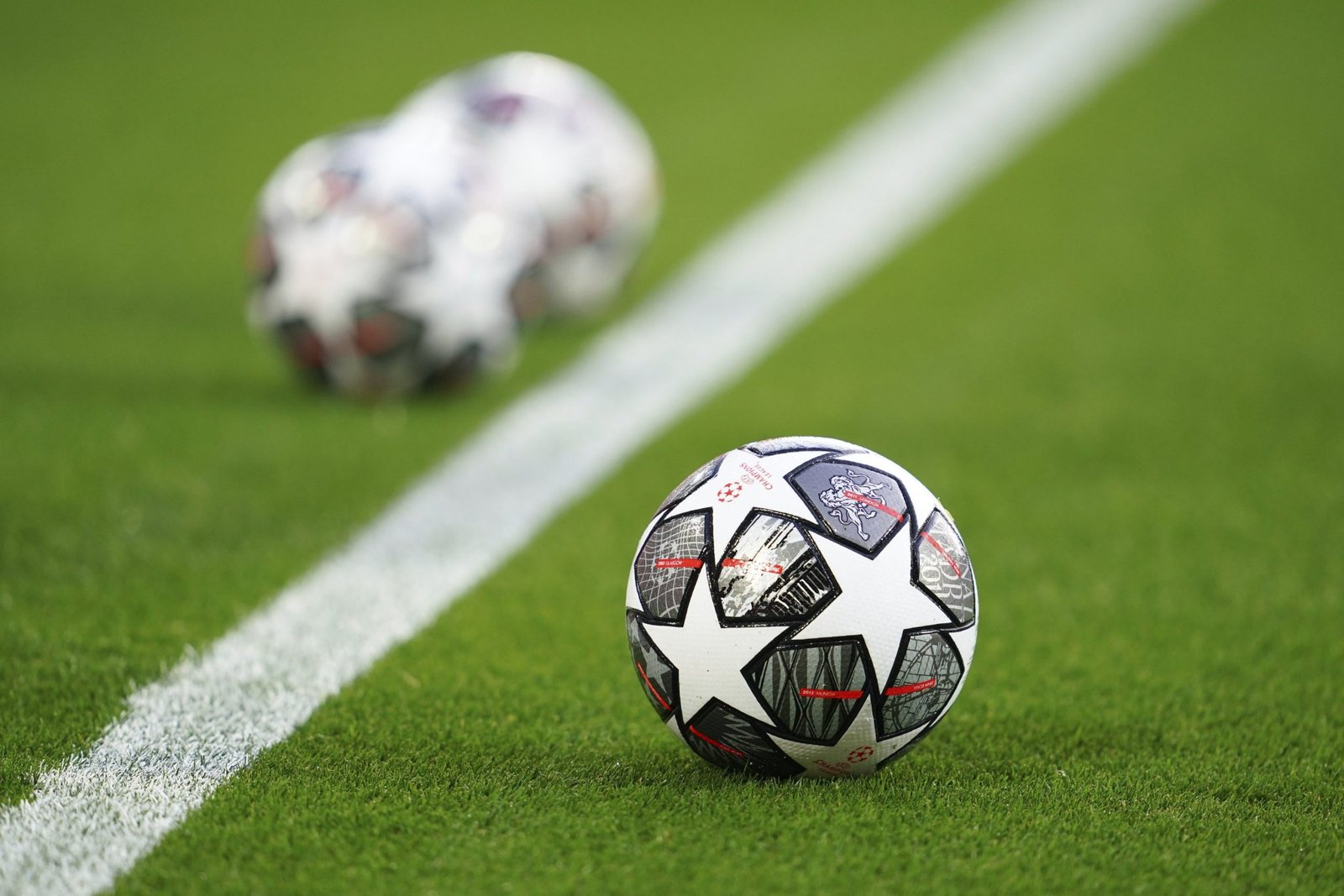 Transfer: Two players to leave Man Utd today