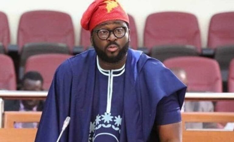 Desmond Elliot Kneels, Apologises To Gbajabiamila